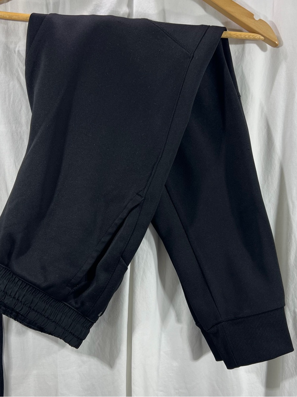 Men's Black Athletic Joggers with Elastic Cuffs